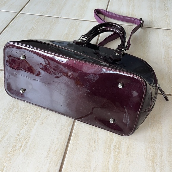 Danier “Alma” Oxblood Patent Leather Bag - Picture 8 of 13